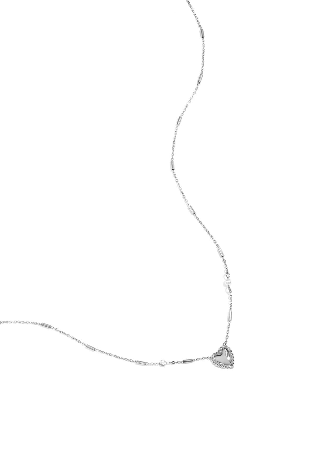 MInimalistische Ketting met statement hart van het materiaal stainless steel