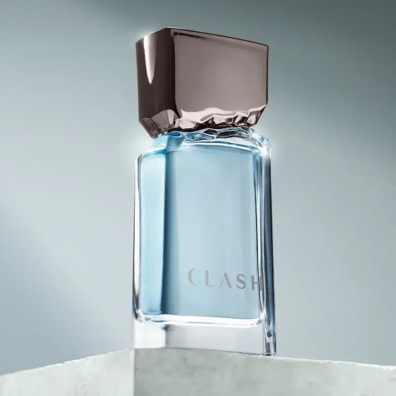 Clash O Boticário flacon met gebarsten reliëf in blauw glas